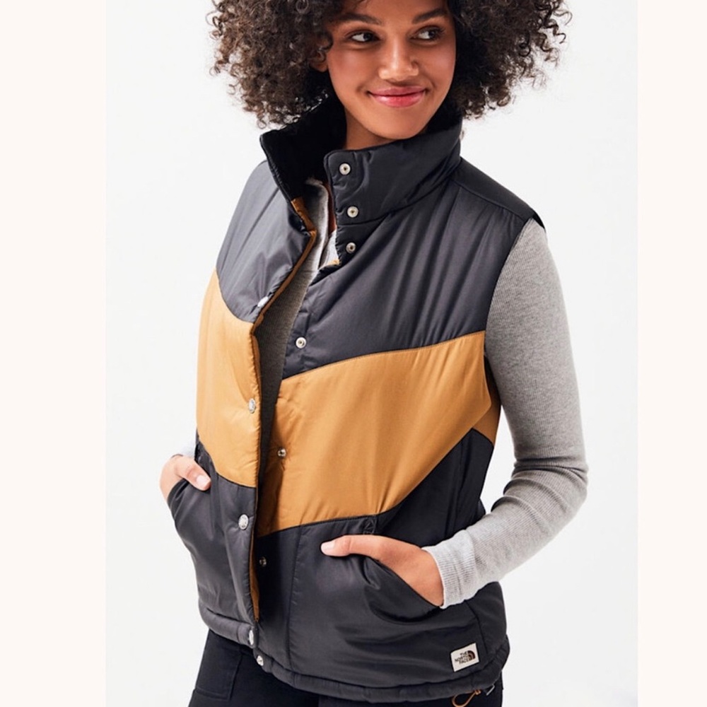 ❌SOLD❌ The North Face Puffer Vest